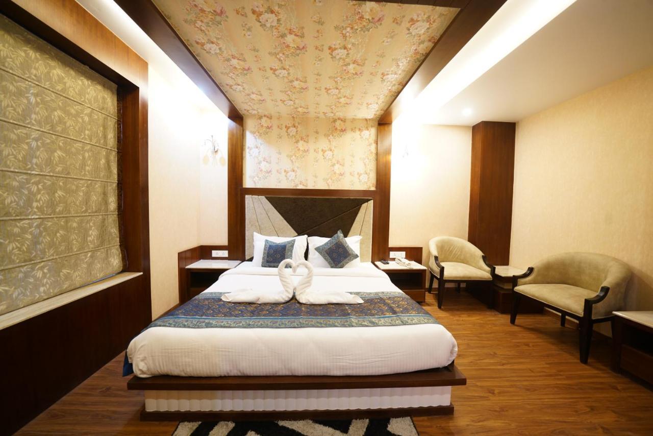 Square Inn Hotel,Varanasi — Photos 2