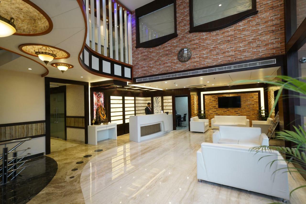 Square Inn Hotel,Varanasi — Photos 1